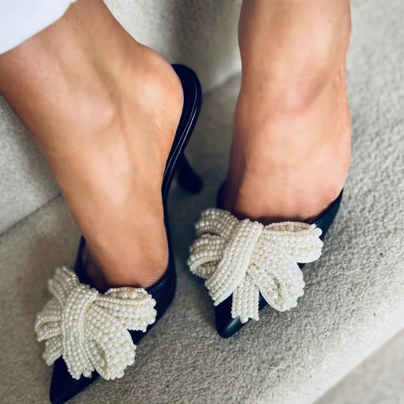 Pearl Bow Design Kitten Heels - Picture 2 of 5